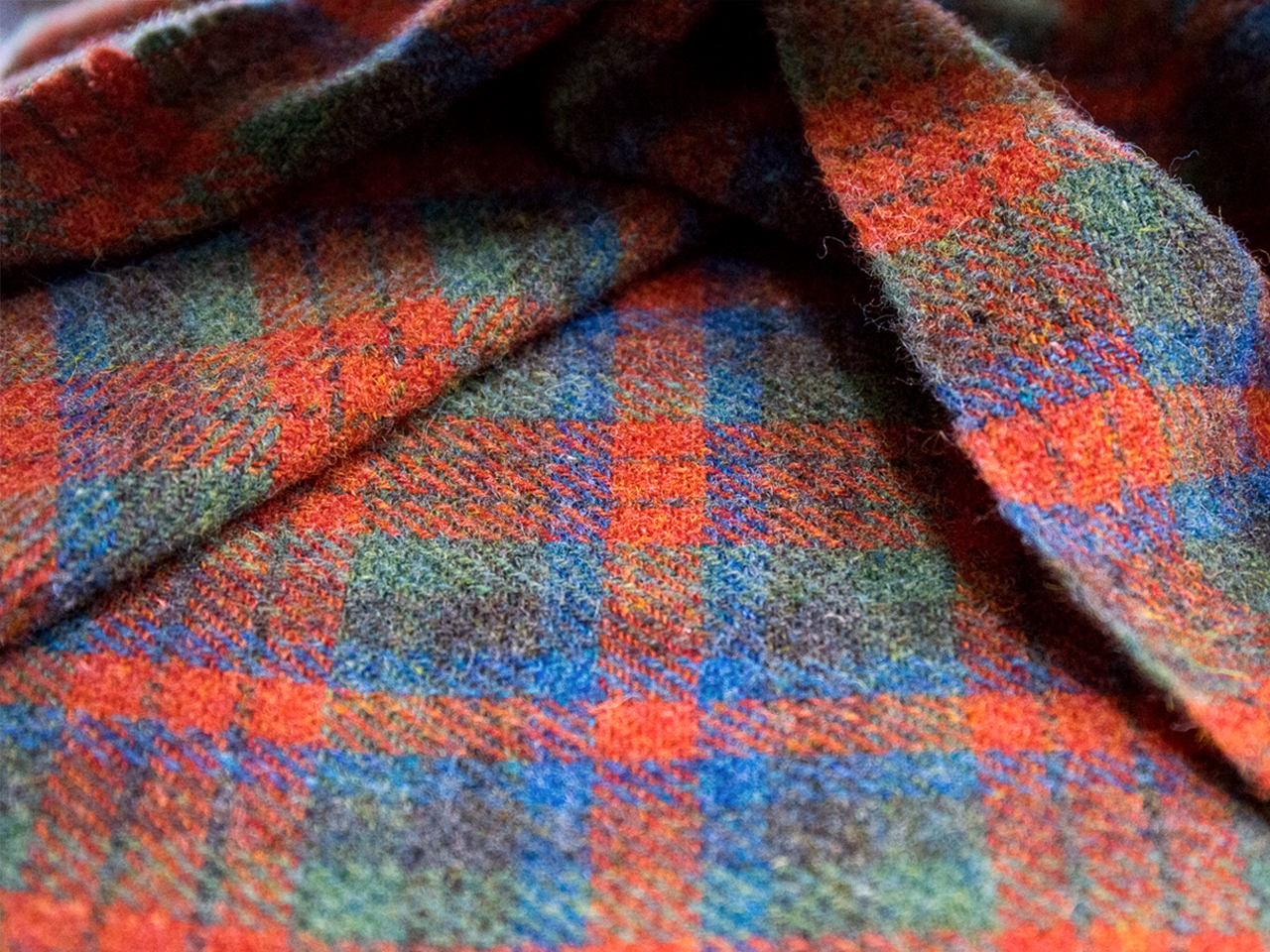 Harris tweed loch mist red tartan