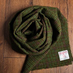 Harris Tweed carloway mill cloth horses